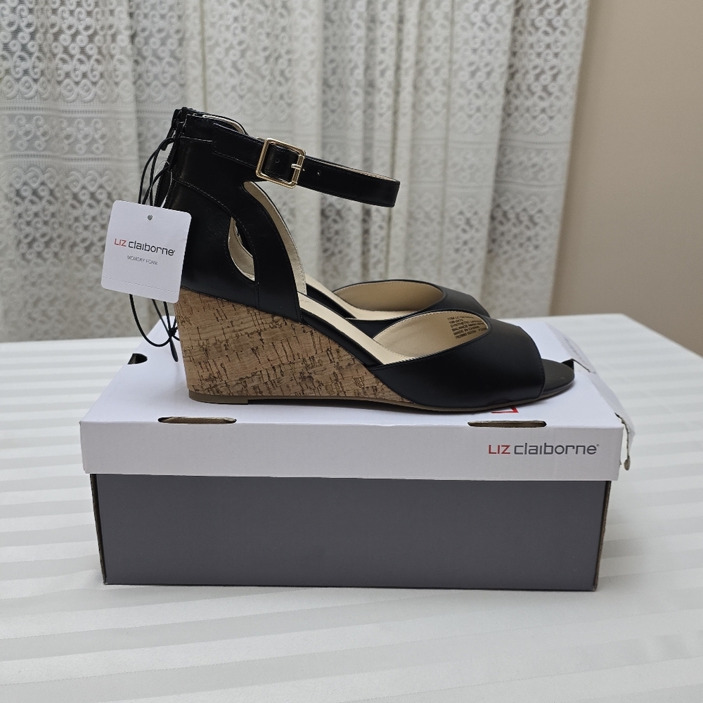 NEW Liz Claiborne Black Wedge Heel Sandals 11 Wedges Ankle Buckle Back Zip Shoes - Picture 2 of 12